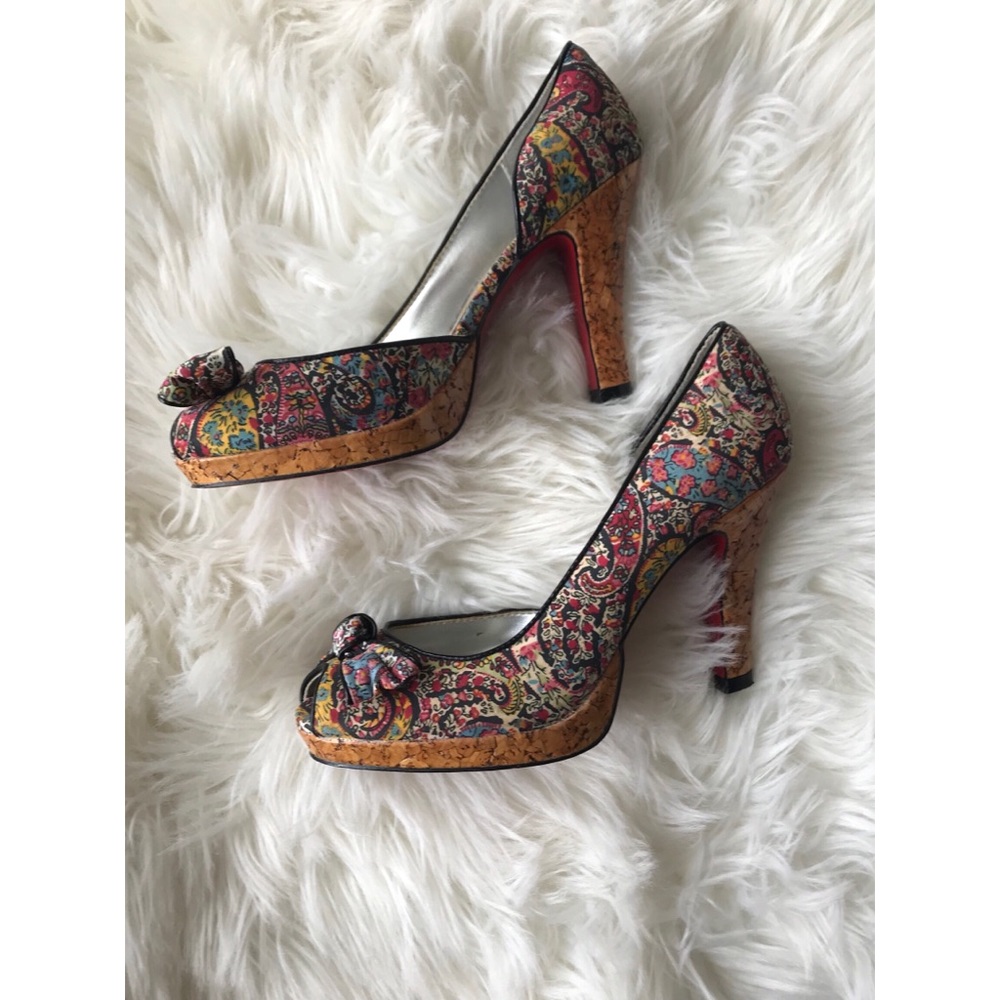 Unlisted Kenneth Cole Heel Shoes